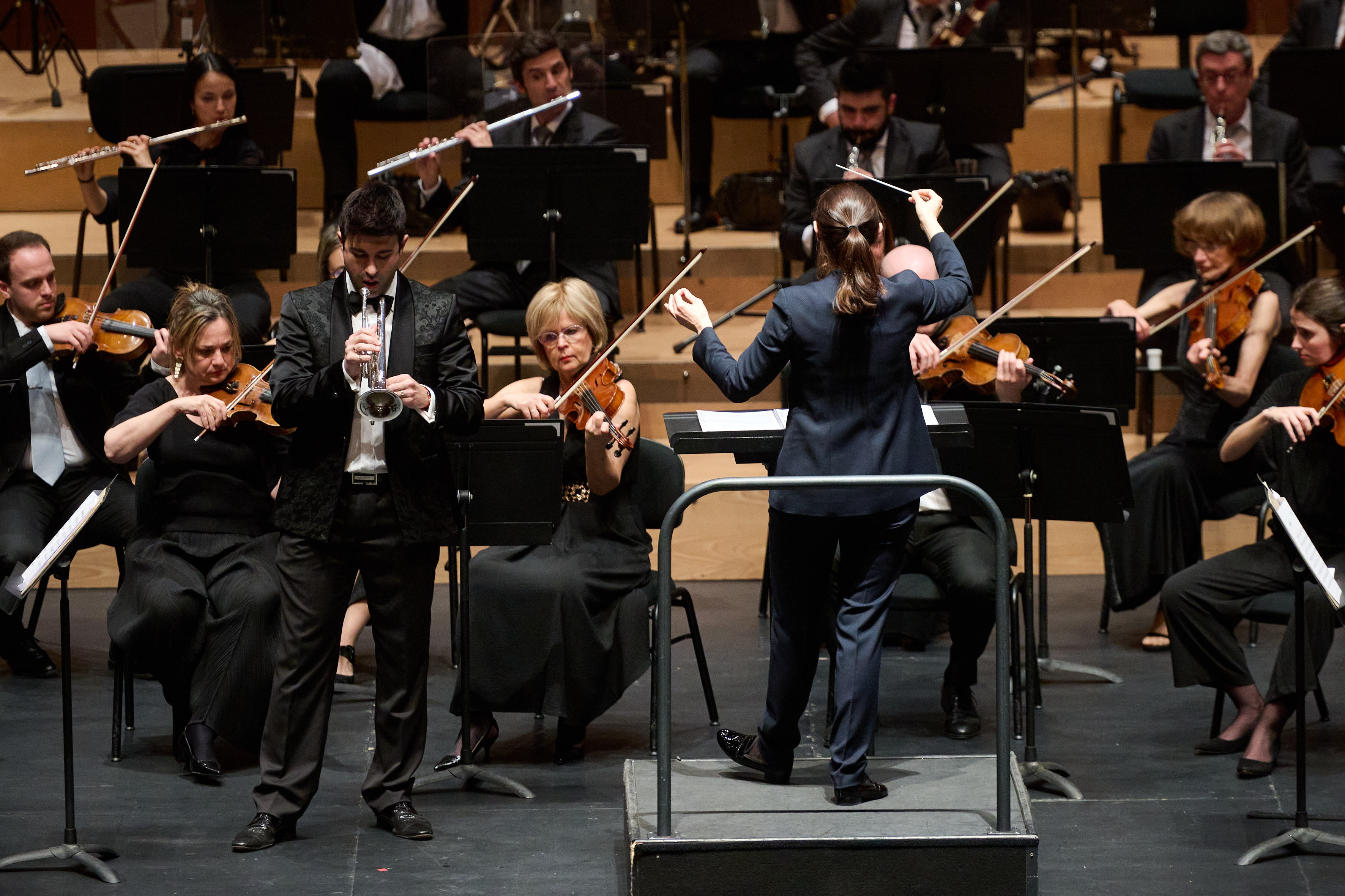 Delyana Lazarova ha dirigido el 9º concierto de la Orquesta Sinfónica de Navarra, con el trompeta Manuel Blanco como solista invitado